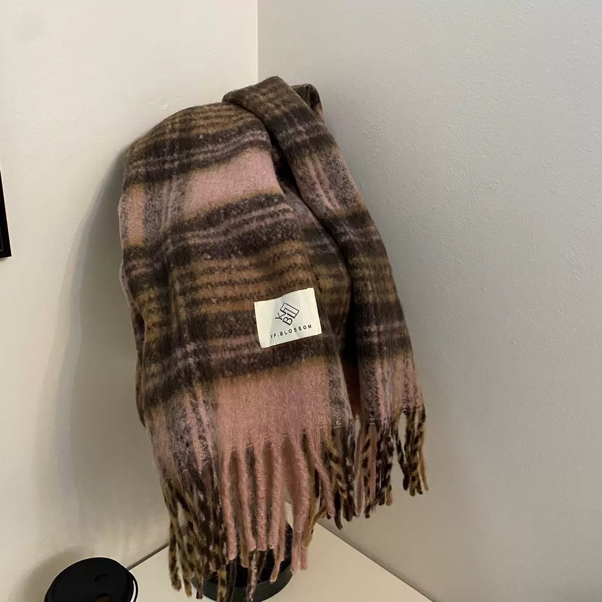 Picture of Maillard new striped scarf women's autumn and winter thickened warm neck snood student versatile solid color scarf manufacturer cross-border