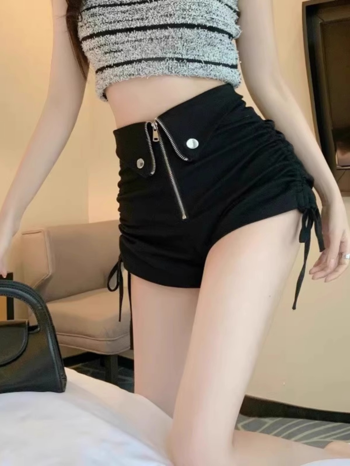 Super High Waist Drawstring Lace-up White Shorts Women's 2025 Spring New Design Sense Zipper Small A- shaped Hot Pants