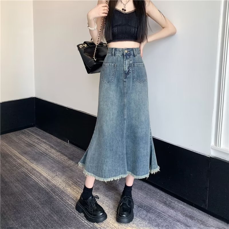 Retro Denim skirt for women 2023 Spring and Autumn New High waist slimming frayed mid-length fishtail skirt fashion