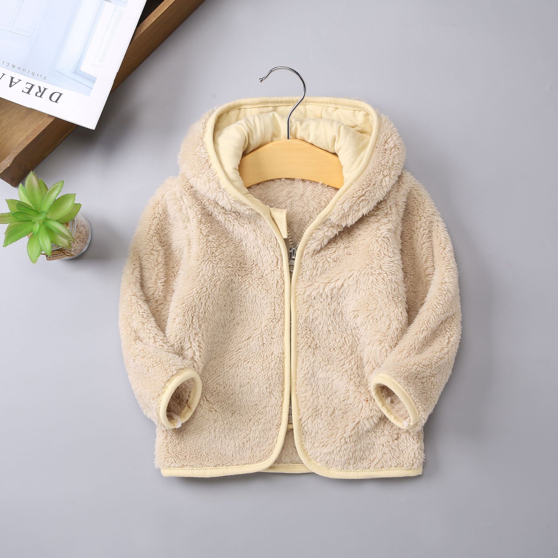 Picture of Girls' Coat Spring Autumn and Winter Children's Baby fleece-lined Thickened Boys' Plush Baby Coat Western Style Warm Top