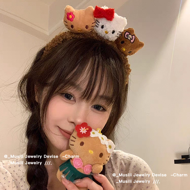 Picture of Special Headband for Face Washing for Women 2025 New Autumn and Winter Cute Bear Headband Hairband Hairpin Hair Accessory Plush Headwear
