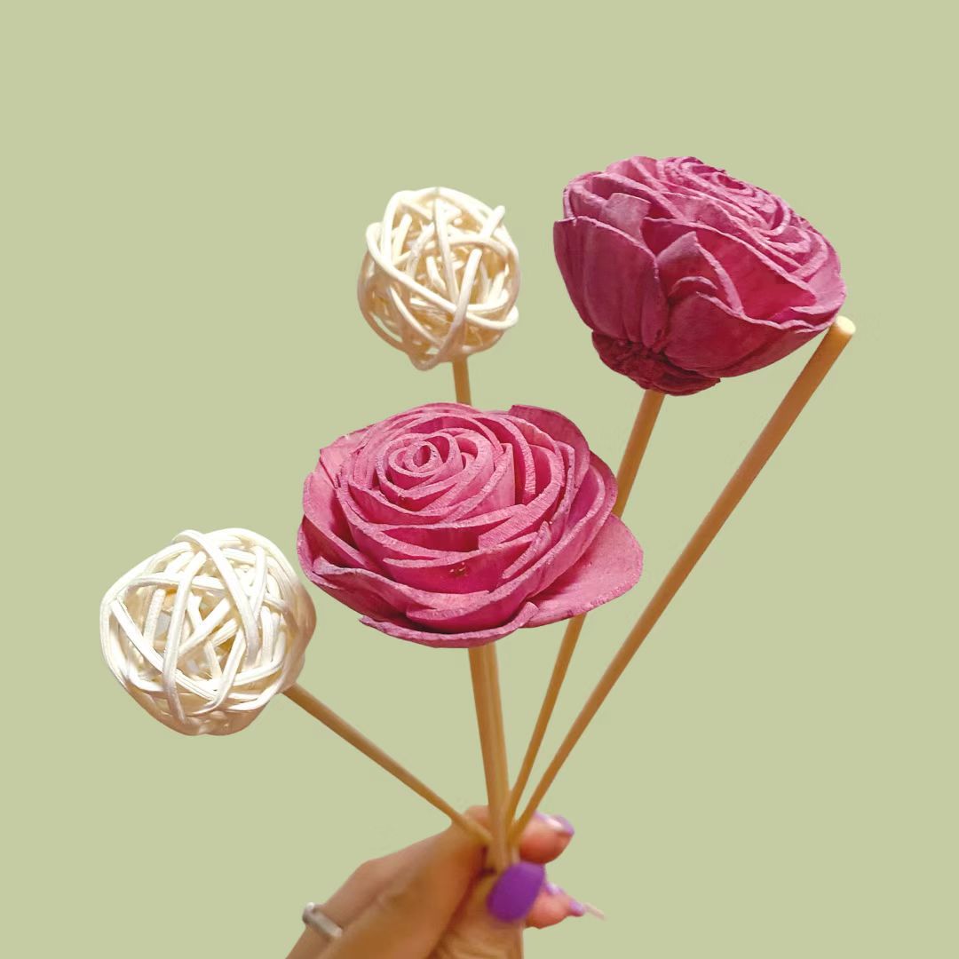Picture of Simulation Floral Ornaments ins Decoration Home Furnishings Tongcao Rose Cafe Famous Desktop Non-fire Aromatherapy Flowers