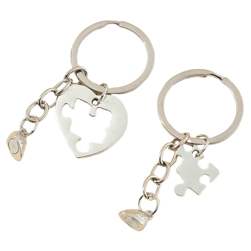 Popular alloy map stitching couple keychain male and female friends love keychain peach heart magnetic couple pendant