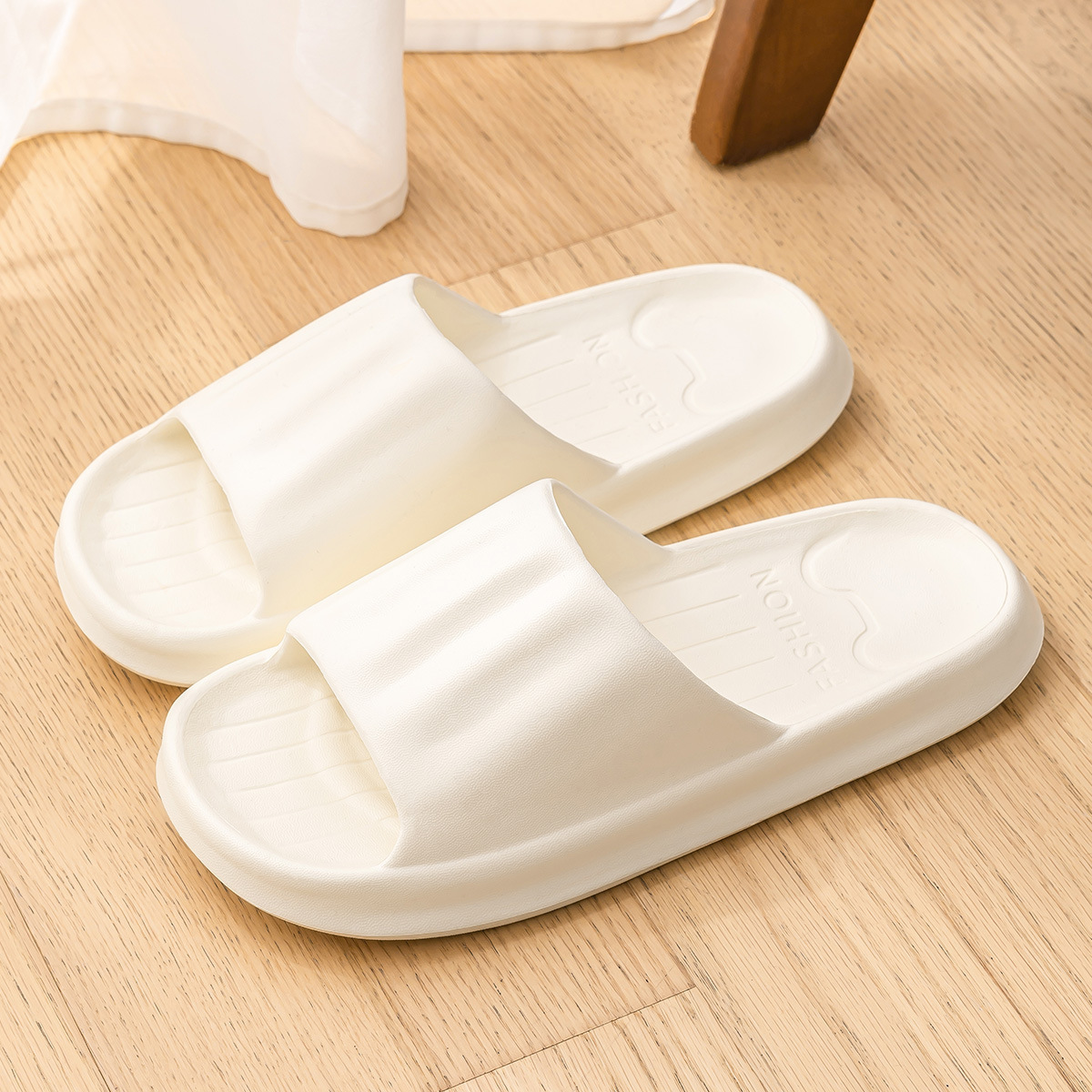 Picture of Women's Summer Indoor Home Bathroom Non-Slip Slippers 2025 New Thick-Soled Couple Sandals Men's Comfortable Slippers