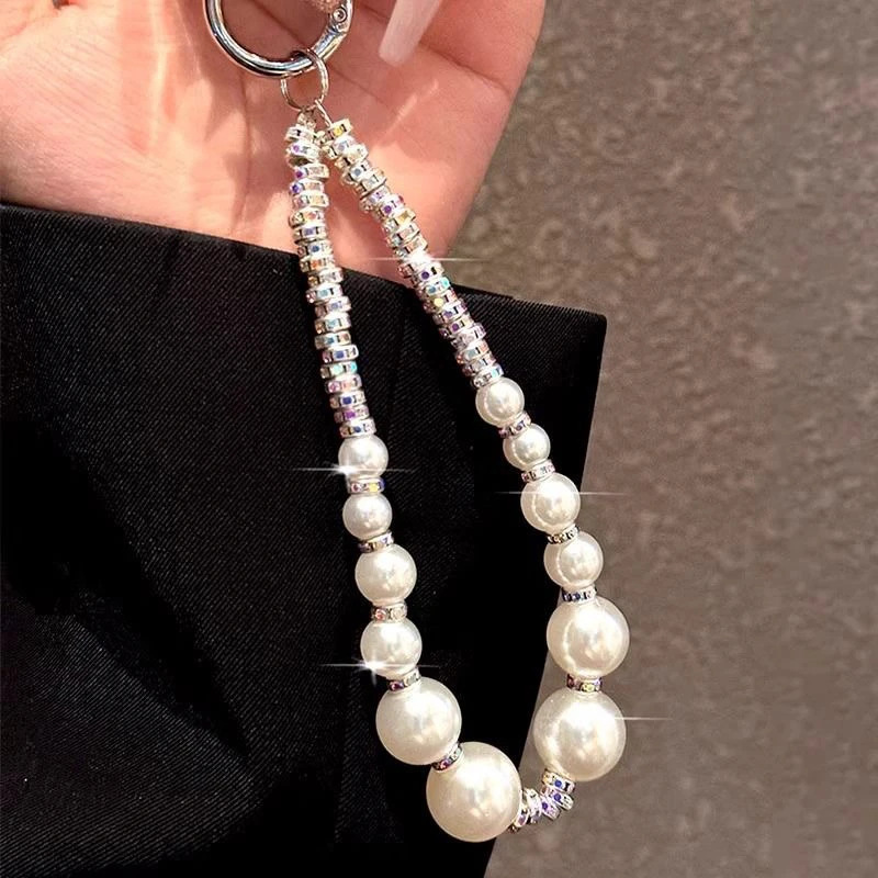 Factory wholesale mobile phone chain universal keychain pearl light luxury wrist personality fashion chain pendant rhinestone short