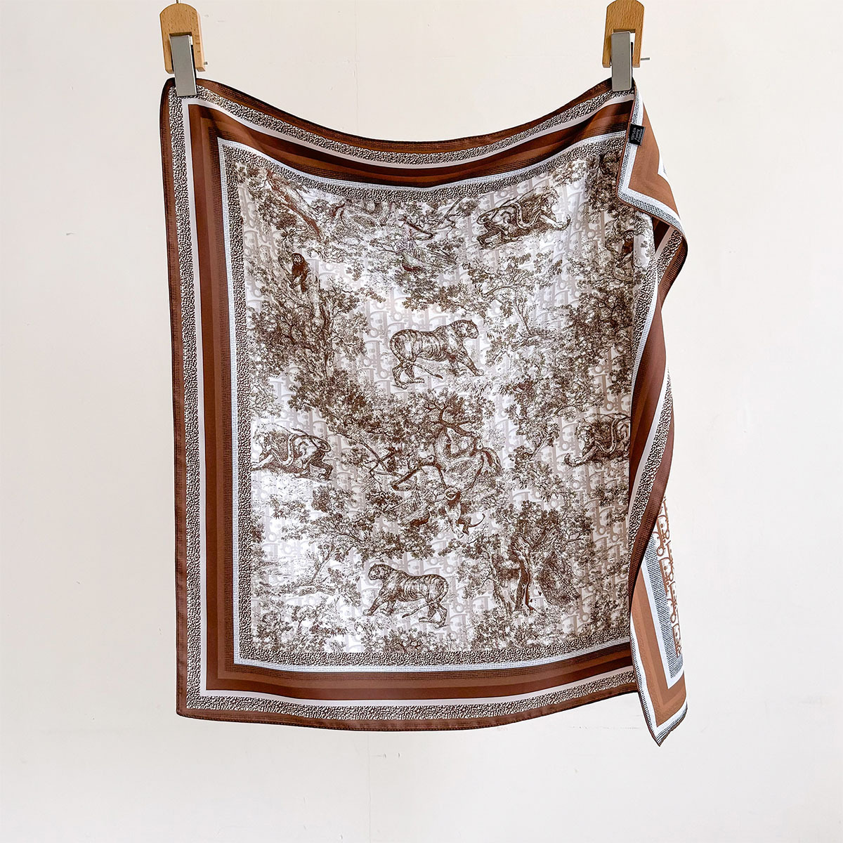 Picture of Cross-border Double-sided New Vintage Printed Scarf Korean Style Women's Fashion 70 Square Scarf Scarf Scarf Tie Scarf Professional