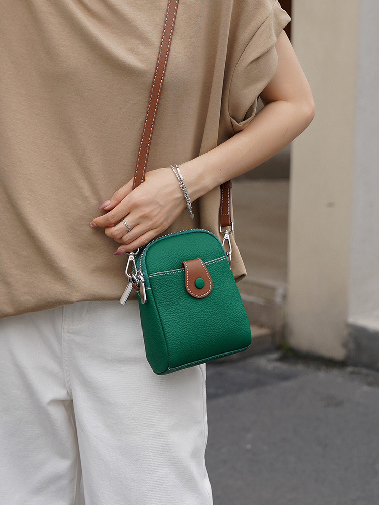 Picture of Popular Genuine Leather Mobile Phone Bag Women's 2024 New Soft Leather Crossbody Bag All-match Single-shoulder Women's Bag Mini Cowhide Small Bag