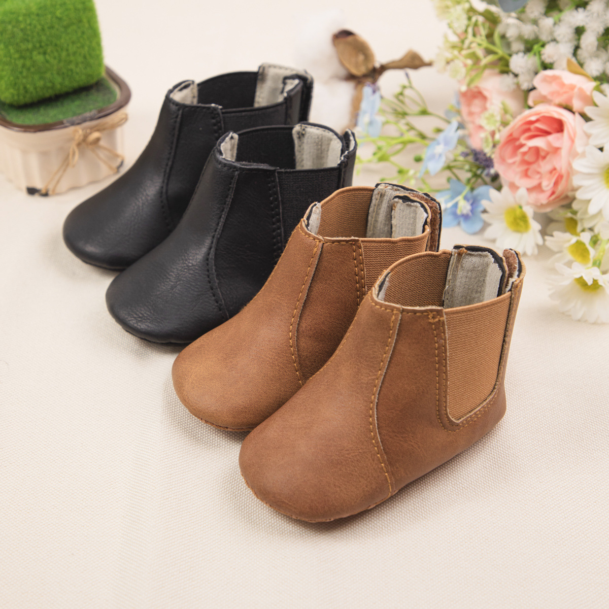 Picture of Amazon New Baby Shoes Simple Sleeve Boots Fashion British Style Easy-to-Wear Baby Shoes Baby Shoes