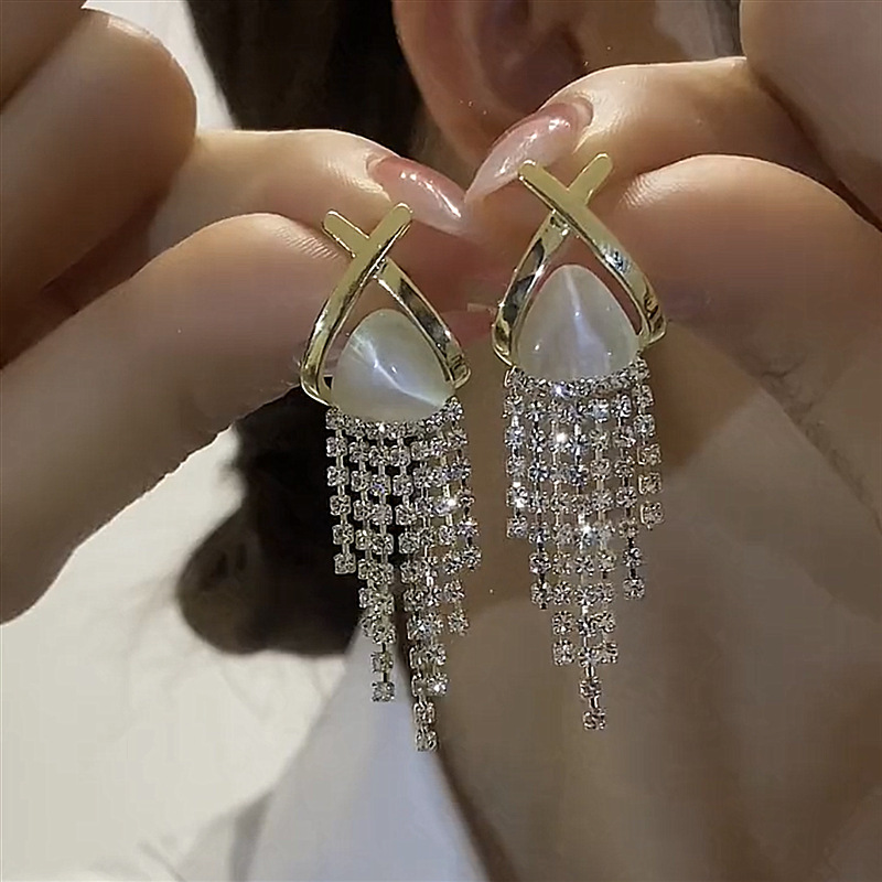 Elegant Opal Diamond Tassel Earrings Light Luxury High-end Fashionable Cross Earrings Distinctive Daily Commuter Earrings