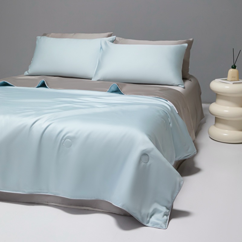 Picture of Class A cool feeling ice silk air conditioning quilt summer cool quilt four-piece summer single silk summer thin quilt machine washable
