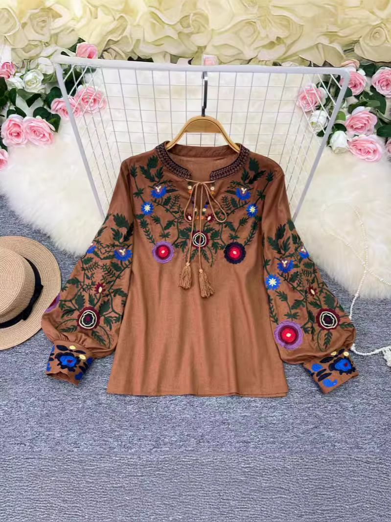 Picture of Spring and Autumn Retro Ethnic Style Elegant Long Sleeve Round Neck Pullover Embroidered Loose Shirt Women's Western Style Doll Shirt Top
