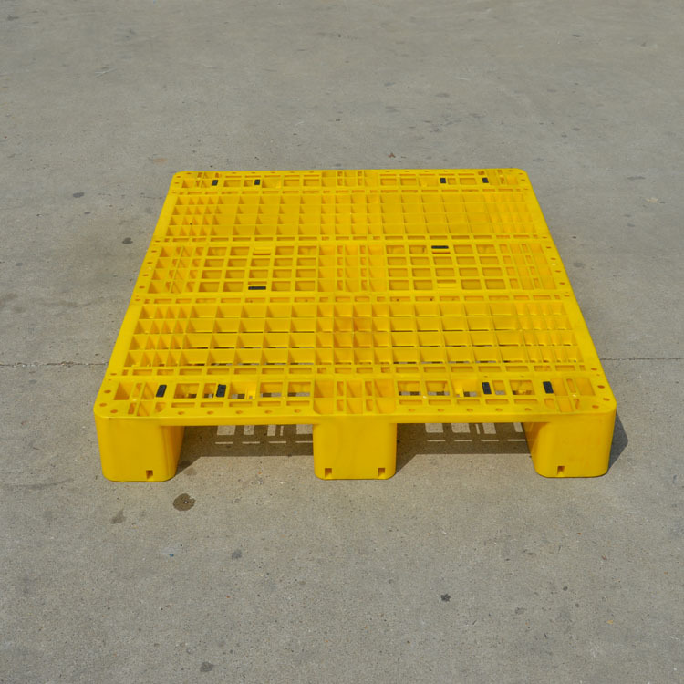 Picture of Production of plastic pallet rectangular yellow plastic pallet 1300*1100 Changzhou Rushun factory wholesale