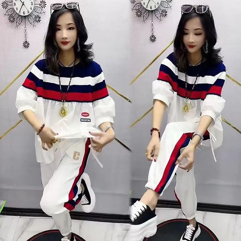 Summer Design Sense Women's Sports suit Loose Colorblock Stripe Pleated Half-sleeve Top Two-legged Cropped Pants Two-piece Set
