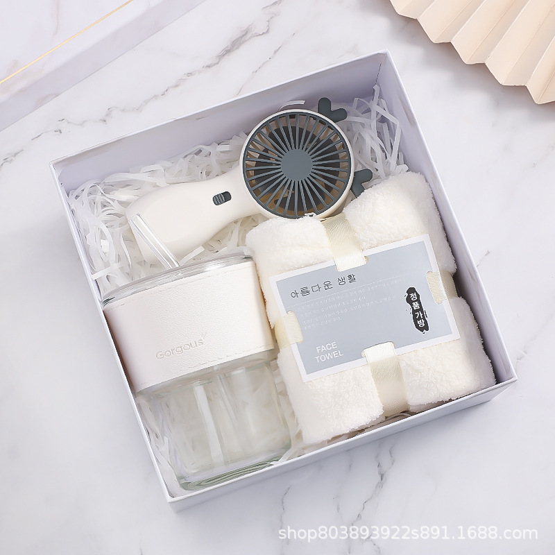 Picture of Business Accompanying Gift Set Practical Staff Birthday Welfare Gift Company Annual Meeting Creative Gift Wholesale Christmas