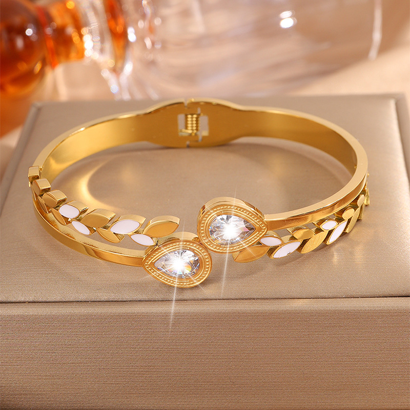 Picture of Cross-Border New Water Drop Leaf Stainless Steel Bracelet for Women European and American Light Luxury High-End Hollow Bracelet Non-Fading Jewelry