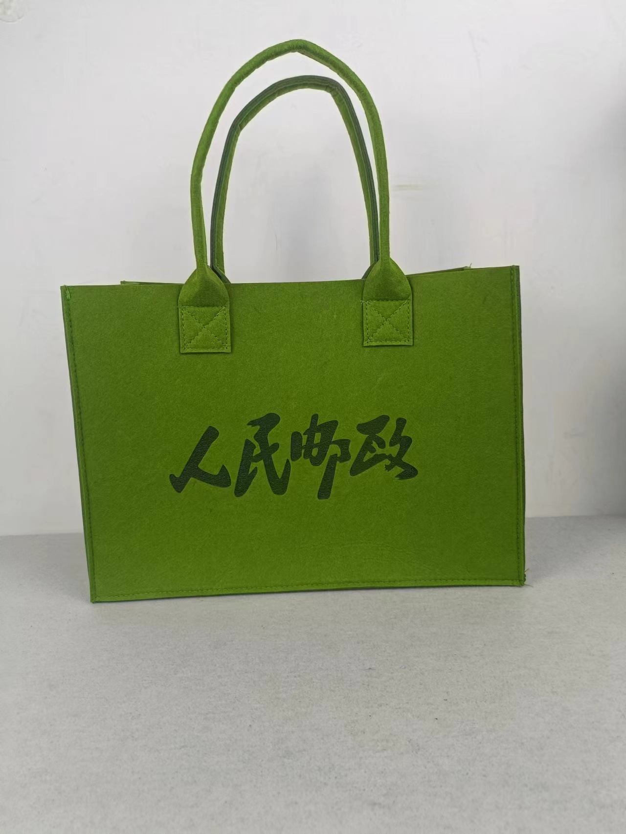 Picture of Custom Felt Bag Letter Felt Tote Bag Handbag Accompanying Gift Solid Color Simple Bag Storage Spot Wholesale