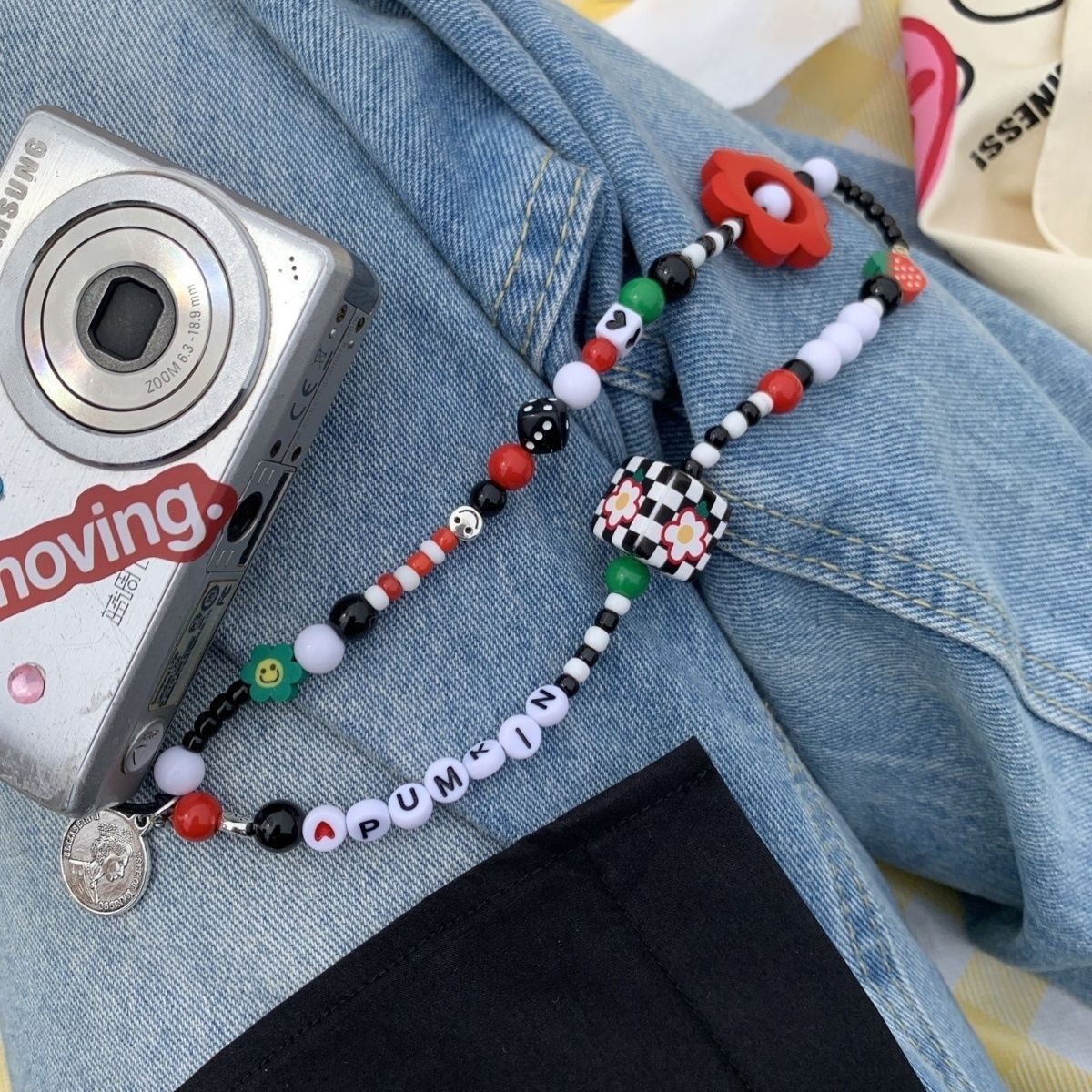 Retro flower ccd camera hand rope chain diy handmade beads mobile phone chain contrast color lanyard mobile phone case pendant wholesale