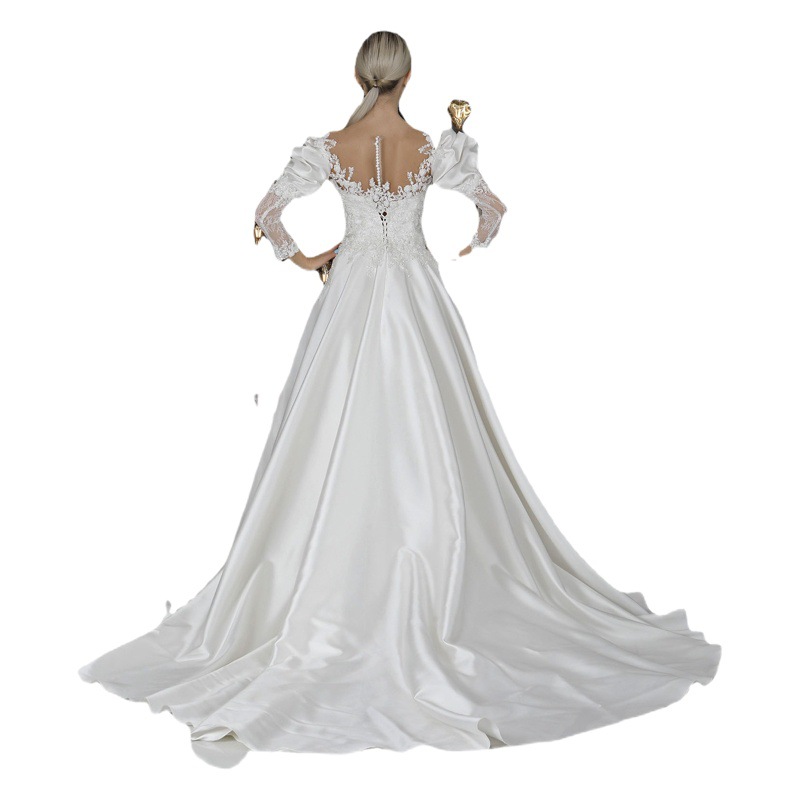 Picture of Europe and the United States large size cross-border hot French satin bridal yarn main yarn evening host studio outside the evening dress