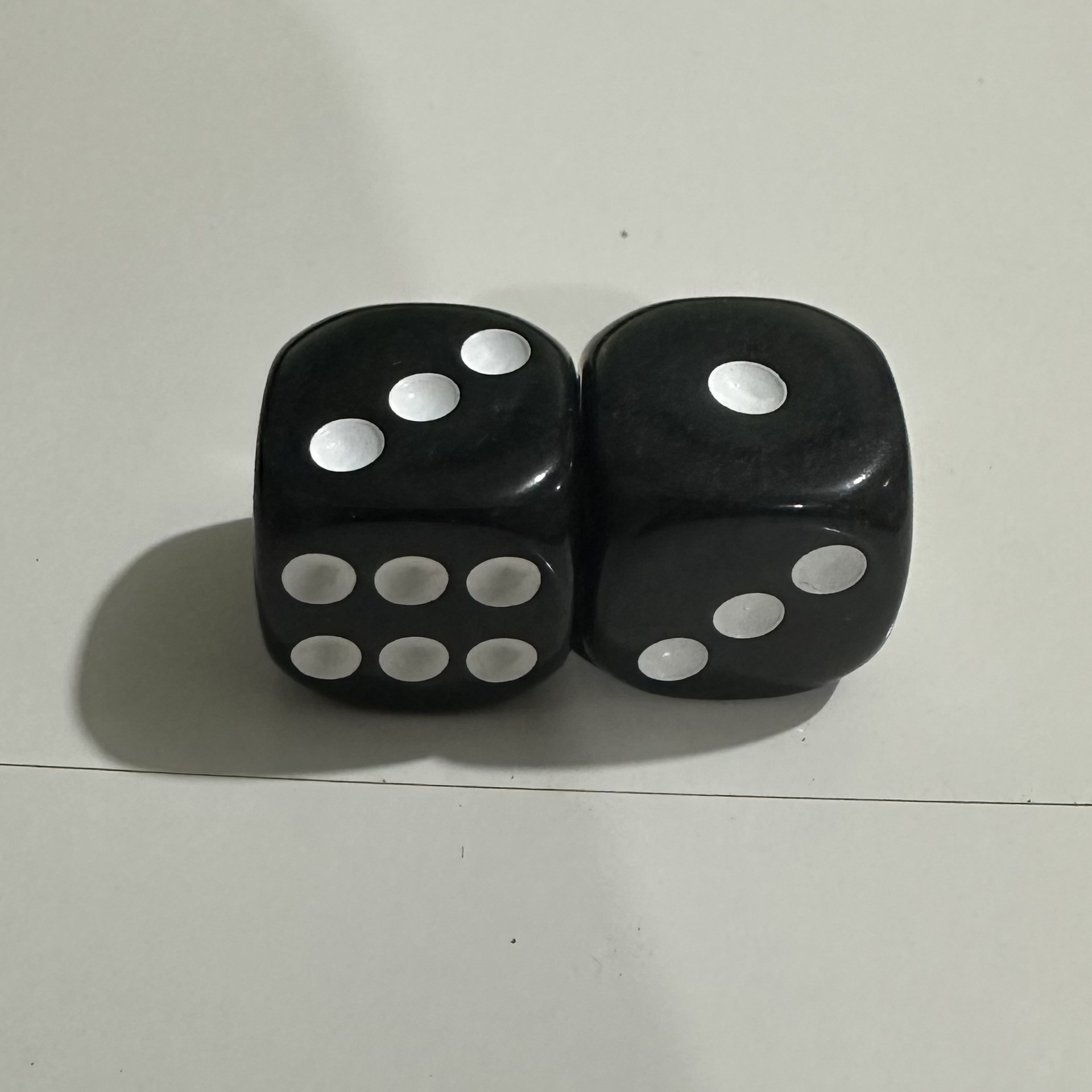 Picture of Yiwu Dege leisure and entertainment supplies 16mm acrylic solid color dice color complete