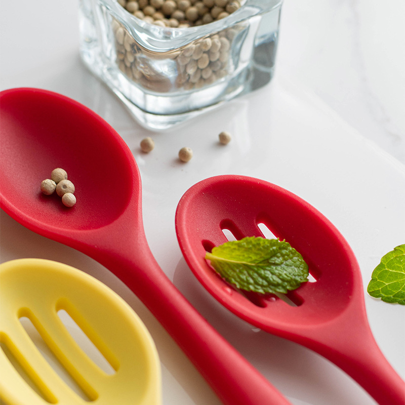 Picture of Cross-border integrated silicone spoon high temperature resistant cooking silicone dense kitchen tableware small soup spoon salad spoon