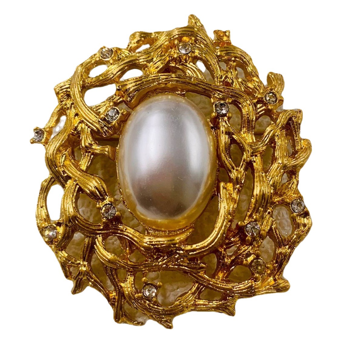 Picture of Mid-ancient vintage western electroplating real gold plain gold lava branches texture full diamond anti-pearl brooch chest ornaments