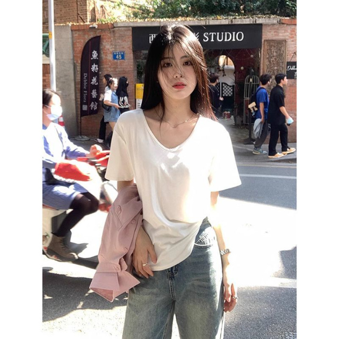 Picture of White V-neck Short-sleeved T-shirt Women's Summer 2025 New Loose Solid Color Base Shirt with Spice Girl Student's Top Trendy