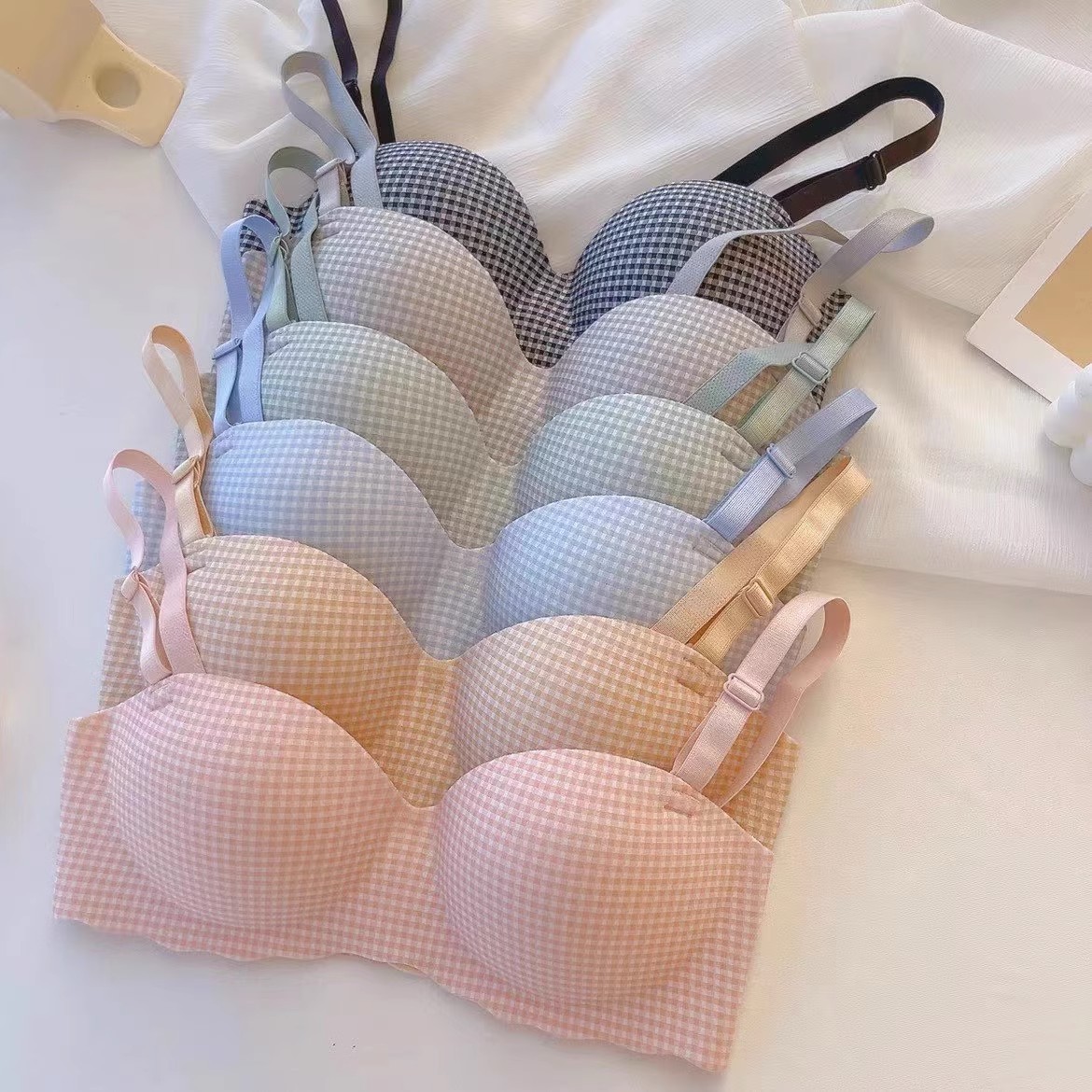 Cross-border Southeast Asia Sweet Traceless Thin bra Small Chest Thickened Gather Girl's Underwear Breathable without Steel Ring Top