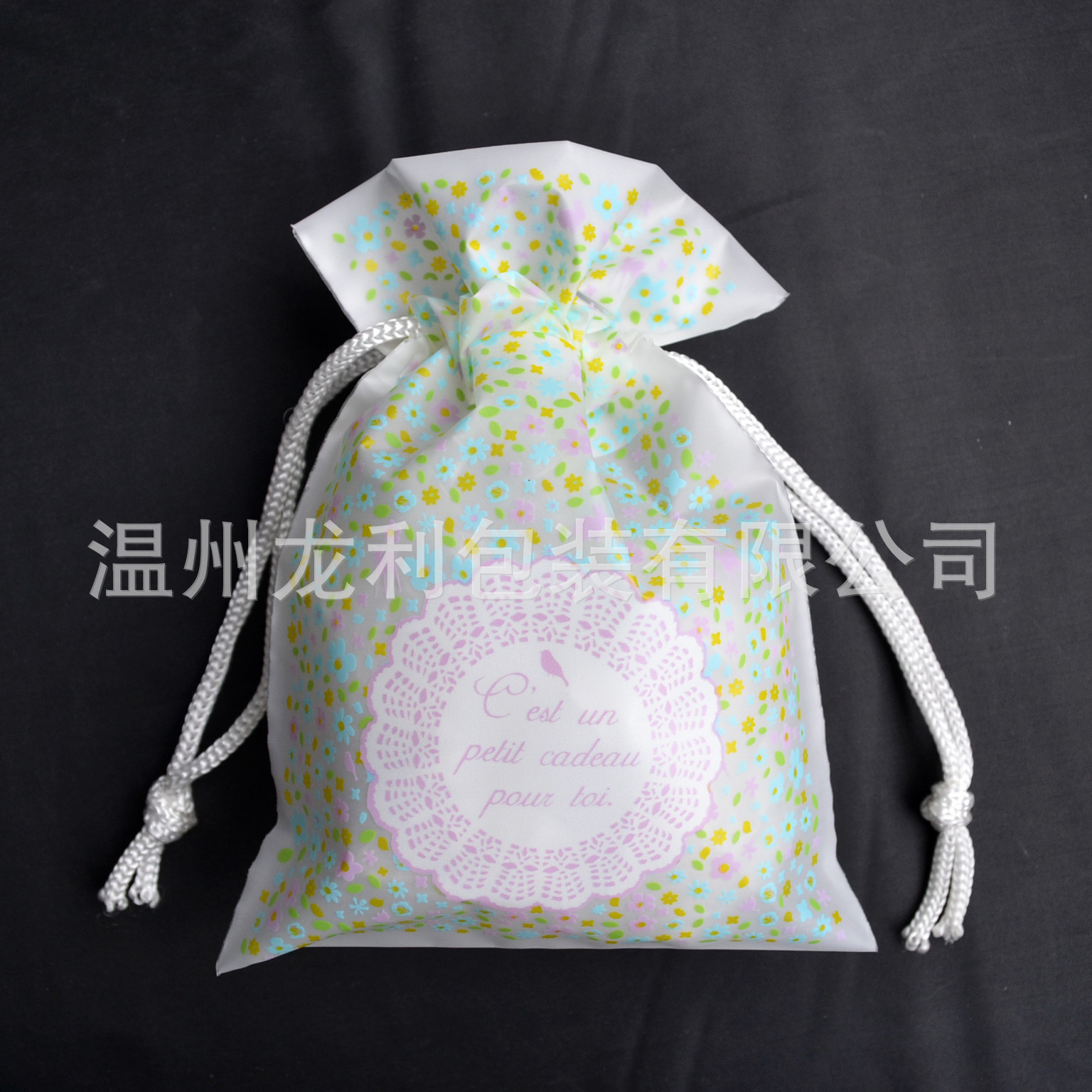 Specializing in the Production of Eva Shopping Tote Bags, Eva Double-Layer Drawstring Bags, Gift and Jewelry Bags, Available for Wholesale, Thickened and Durable