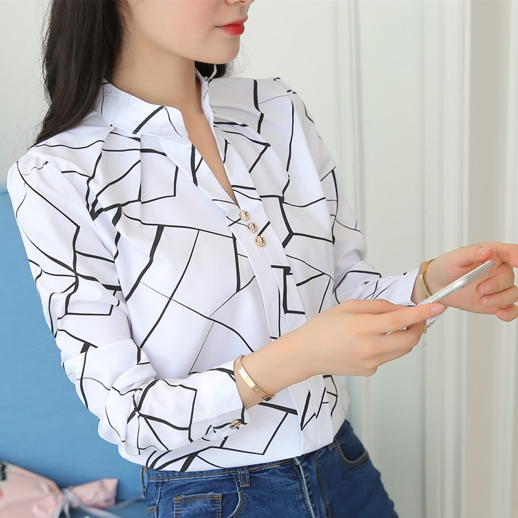 2024 Spring and Autumn New Elegant Casual Striped Long-sleeved Shirt Loose White Collar Top Women's Pullover