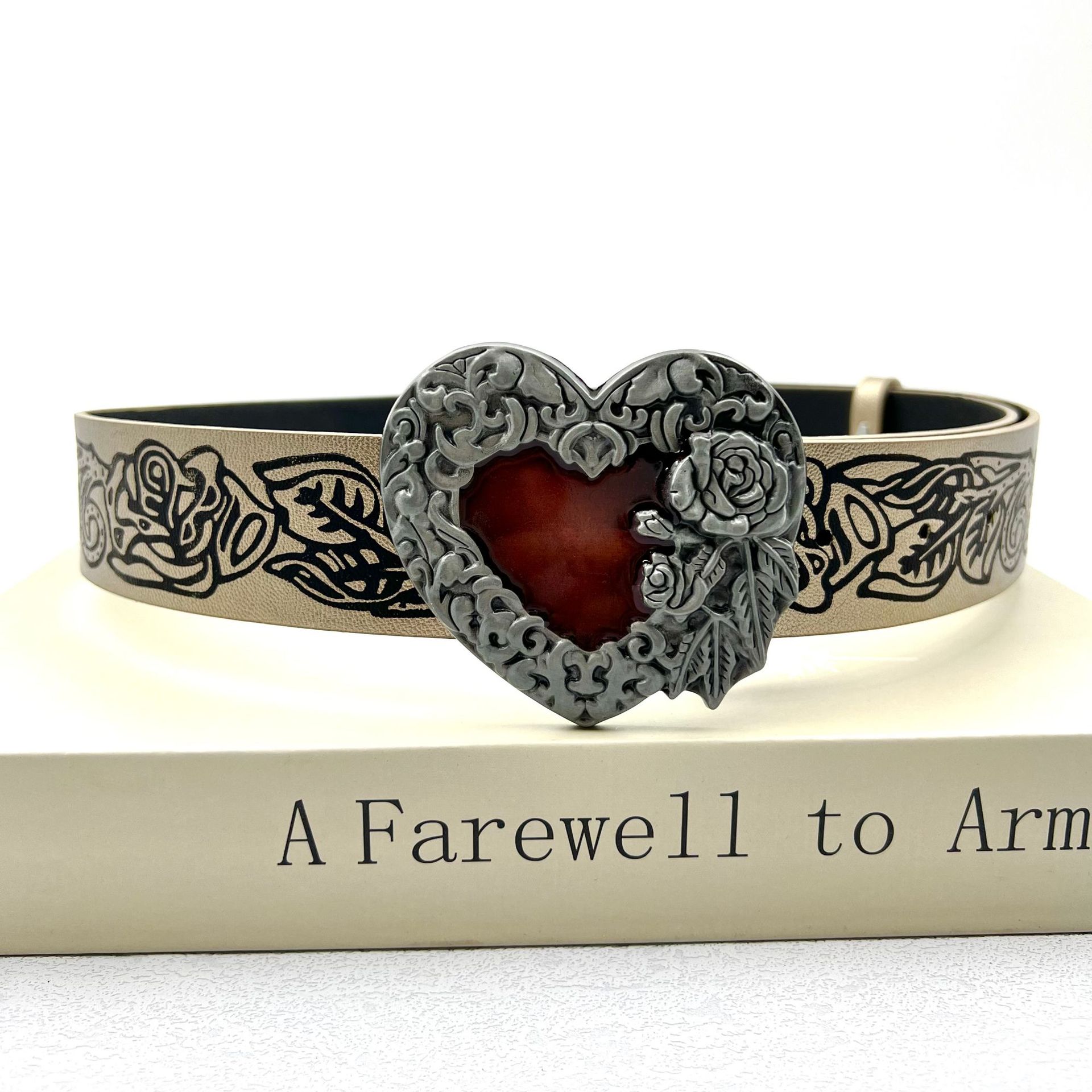 Punk Style Personalized Retro Embossed Heart Belt Y2K Sexy Versatile Gothic Dark Style Belt Same Style for Men and Women