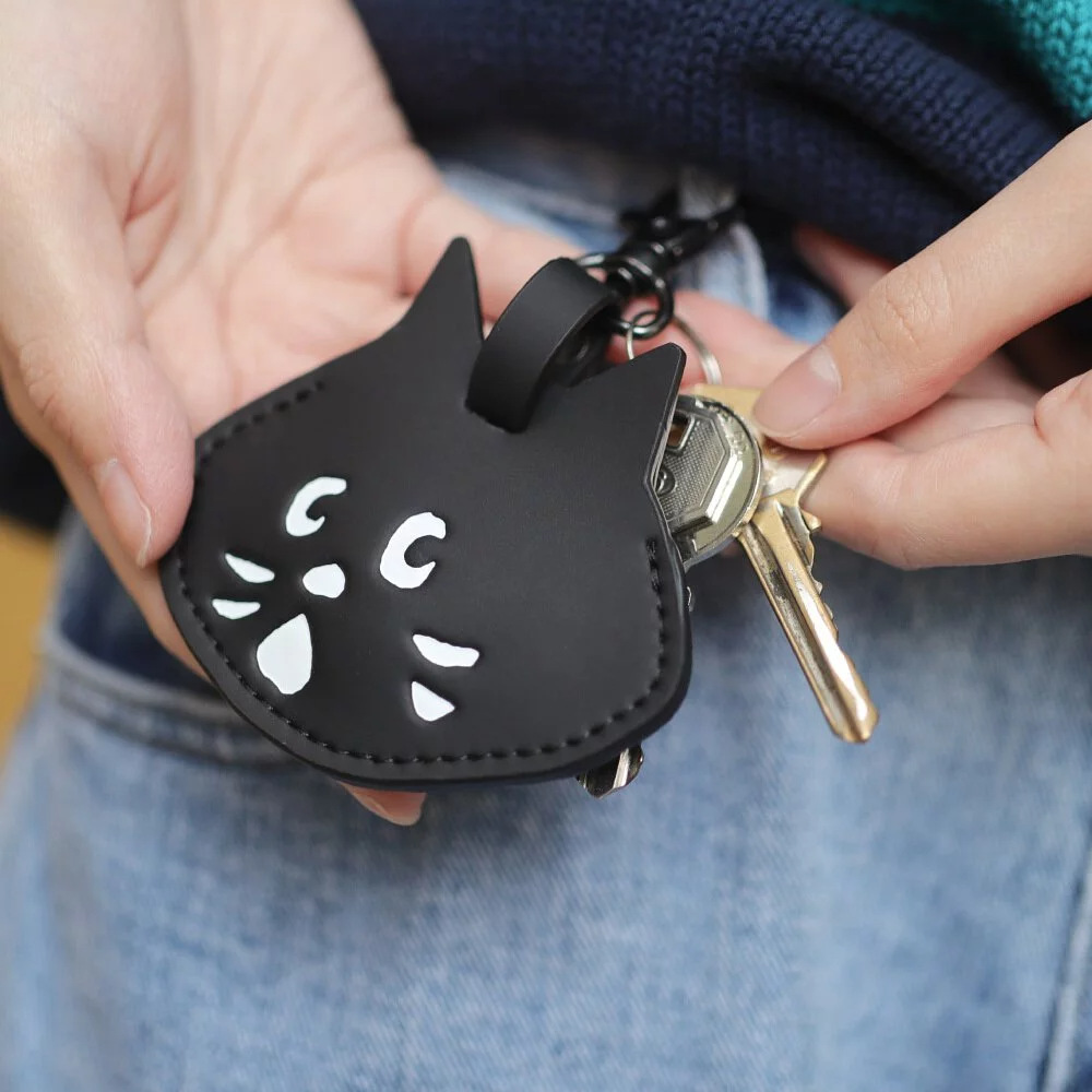 Picture of in stock NYA Surprise Cat Distinctive Creative Key Case Unisex Car Universal Key Case Cute Storage Bag Pendant