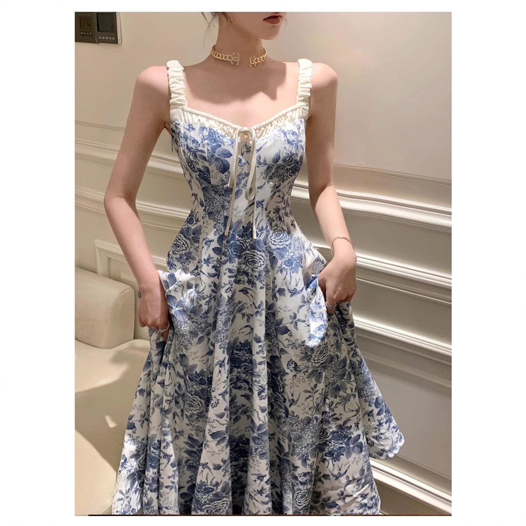 2025 Spring and Summer New Style French Floral Retro Elegant Suspender Dress Women's Drapedy Large Hem V-Neck Mid-Length Skirt