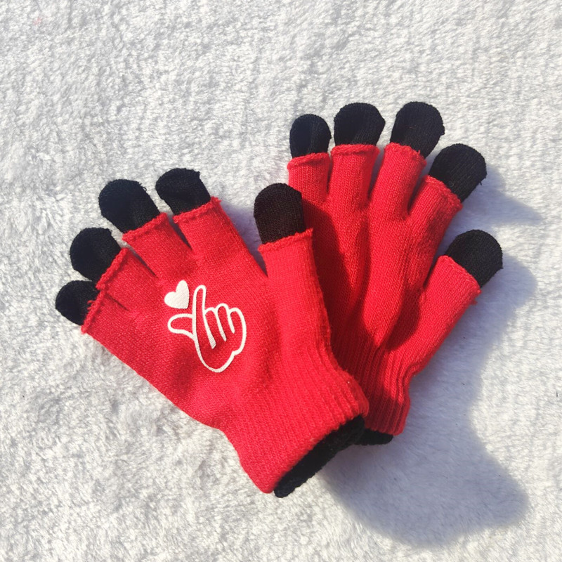 Picture of Children's gloves for boys and girls double-layer three-use autumn and winter warm Student five-finger children knitted astronaut gloves wholesale