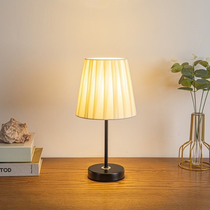 Ins Style Nordic Style Bedside Lamp Table Lamp Style Girl's Bedroom Atmosphere Nursing Warm Bedroom Simple Internet Celebrity Nightlight