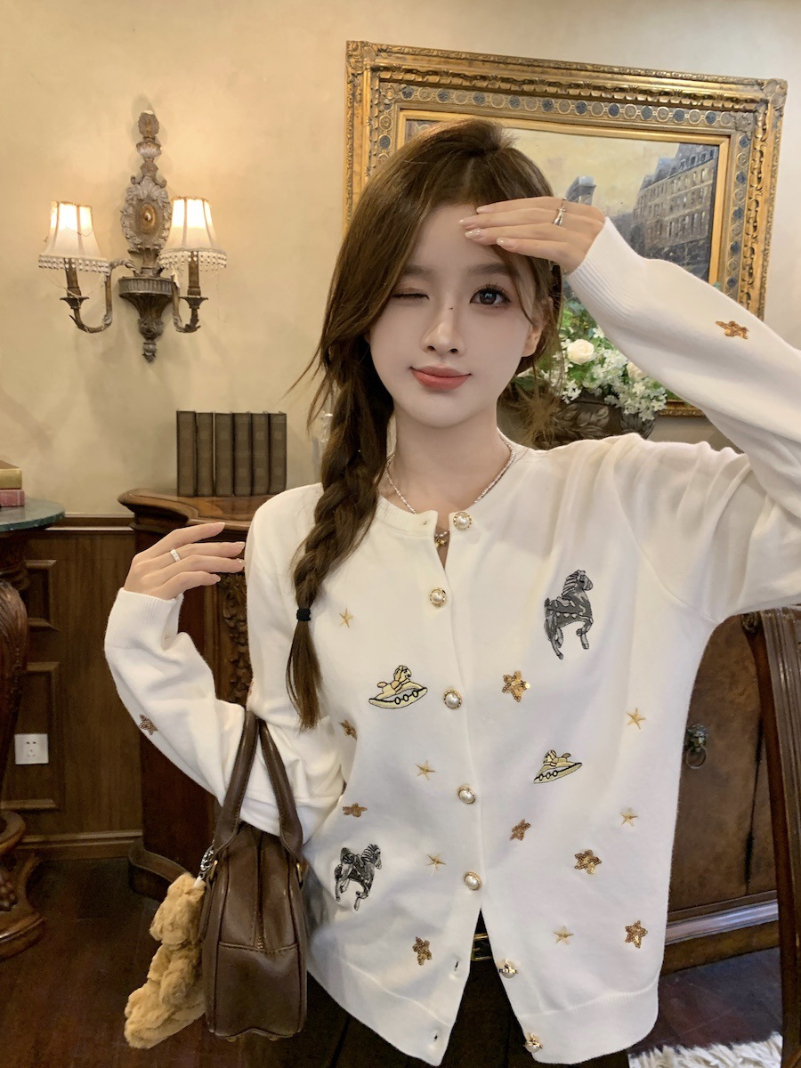 Picture of Pony Jacquard Knitted Cardigan New Fashion Sequin Pearl Button Design Top Women's Style Jacket