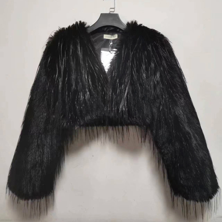 Picture of Real Shot of Short Small Imitation Fox Fur Outwear for Women Winter New V Neck Fringed Fur Outwear