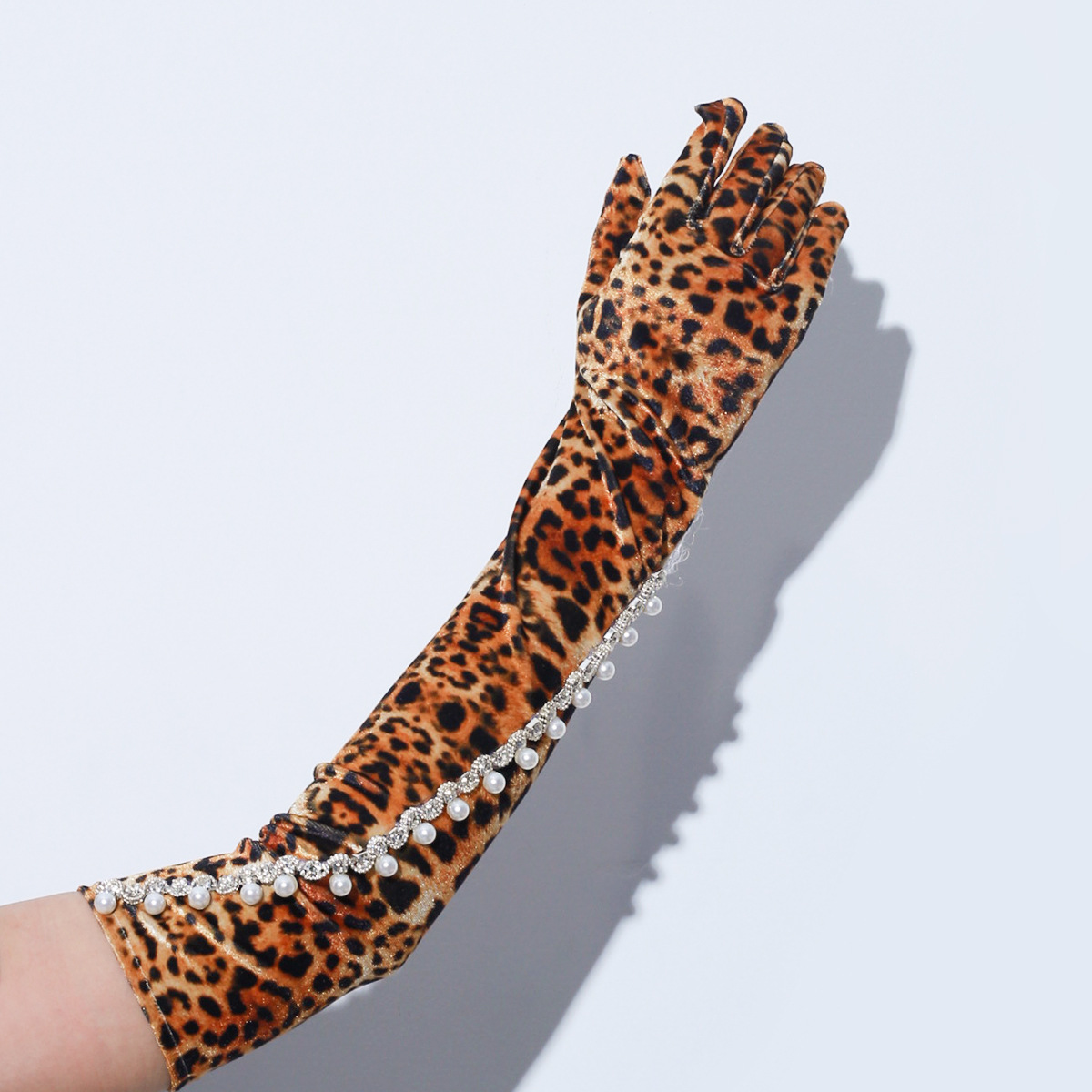 Fashionable all-match leopard print long oversleeve girls' Pearl decorative gloves clothing decorative long sleeve finger gloves