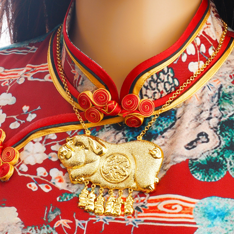 Picture of Gold shop window imitation gold wedding single lucky pig brand necklace wholesale Gold-Plated Dragon and Phoenix wedding bride necklace