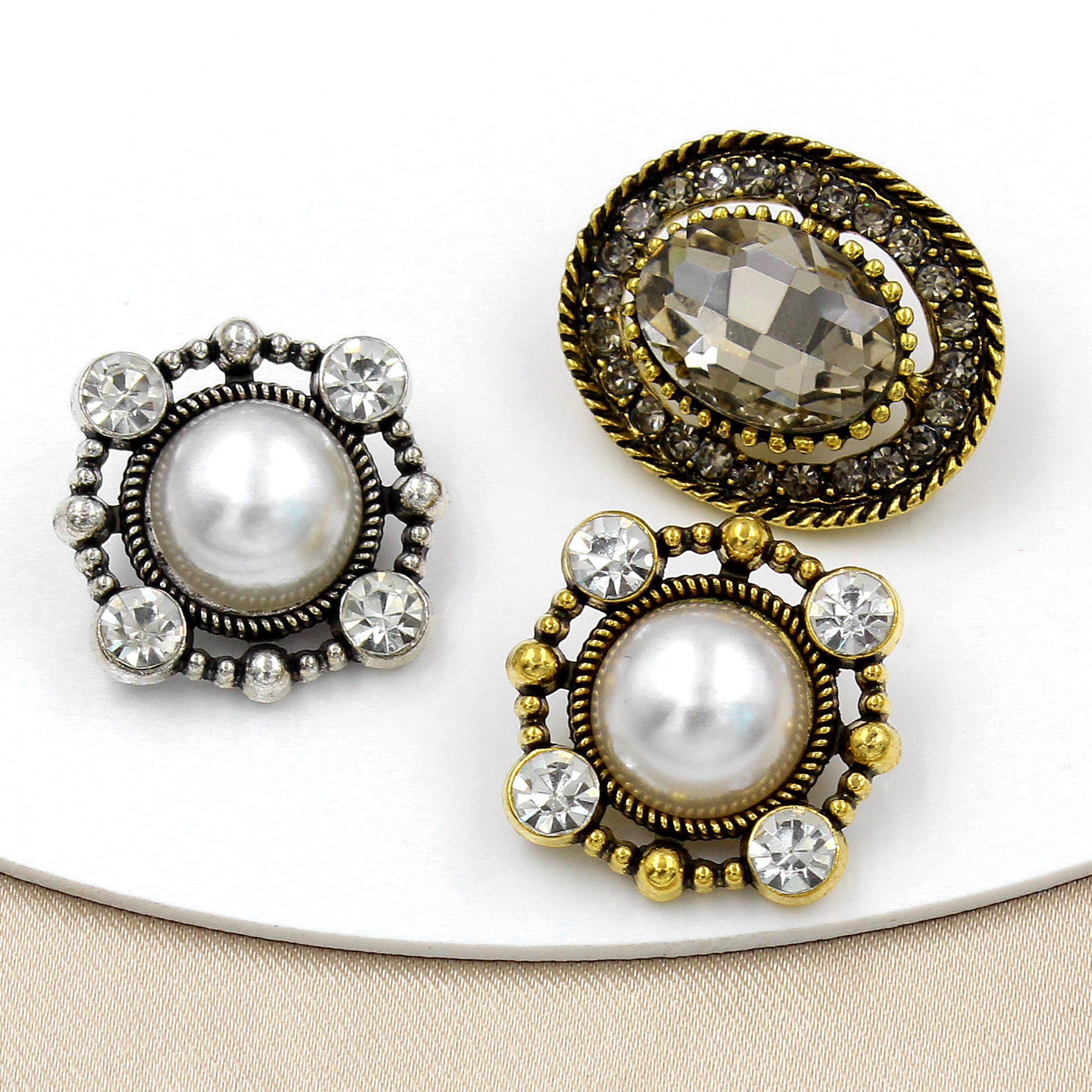 Boutique color retro style oval square button Swarovski element crystal hand-sewn buckle Guangzhou source direct sales