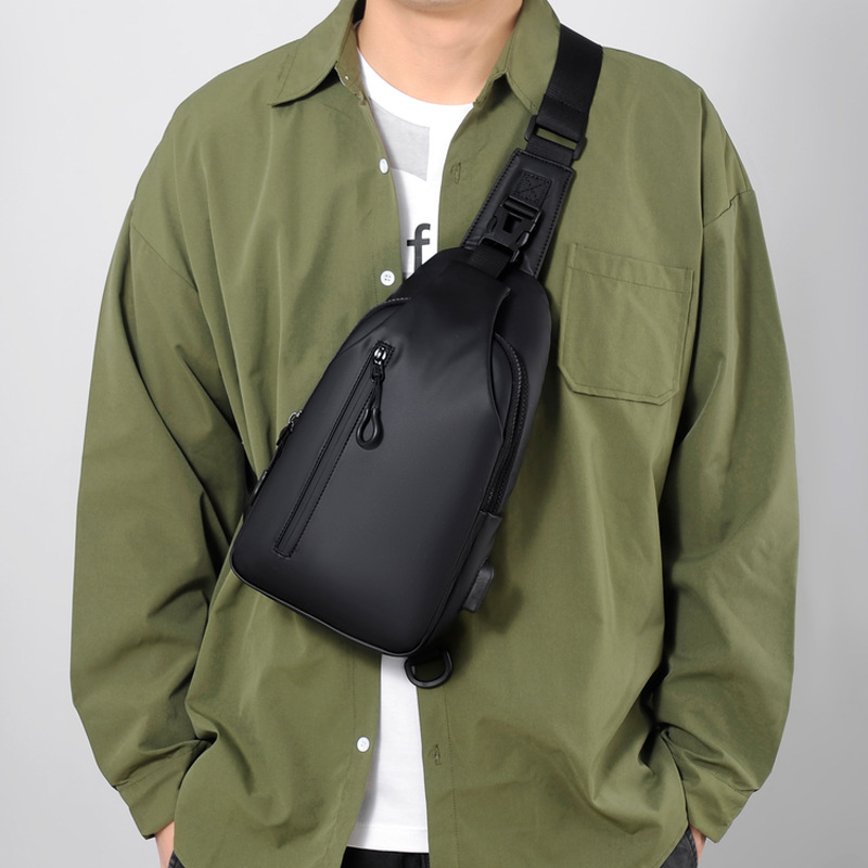 New Men's chest bag Korean style fashionable shoulder bag crossbody sports backpack waterproof chest bag one-piece delivery bag