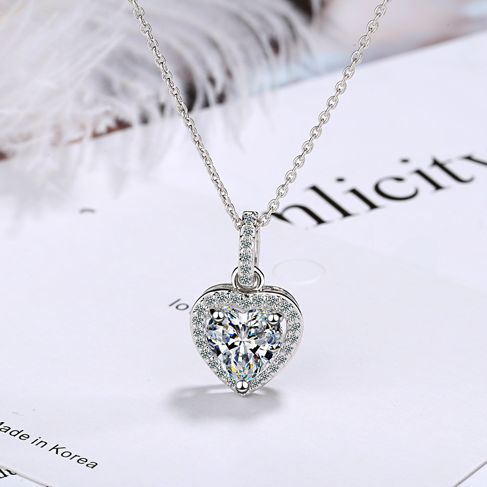 Picture of Zircon Necklace Women's Heart-Shaped Diamond Short Clavicle Chain Simple Elegant Internet Popular Ins Love Pendant Women's Pendant