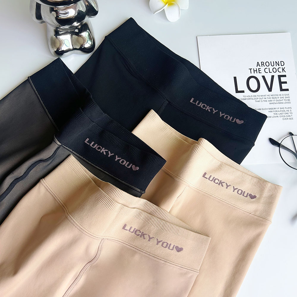Large size water light socks light leg artifact women's spring and autumn thin fat MM200 kg skin beauty socks do not drop black pantyhose