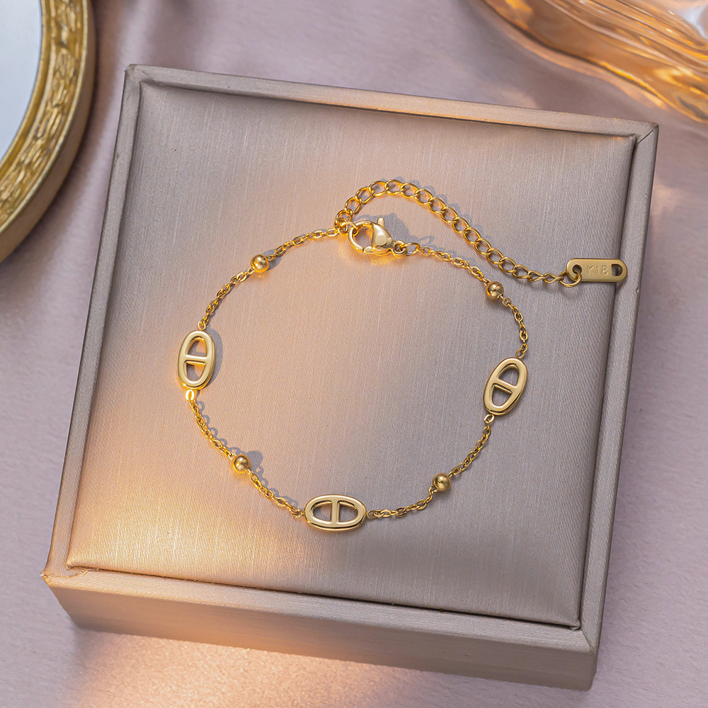 French Style Light Luxury Pig Nose Titanium Steel Necklace Women's Fashionable Exquisite New Style High-end Sense Niche Elegant Instagram Fashion Bracelet