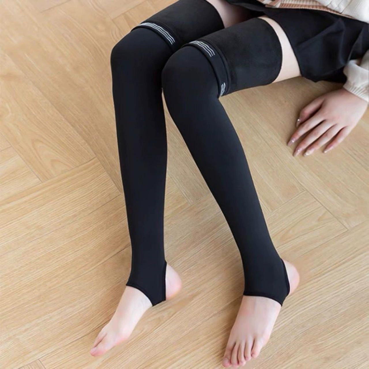 Picture of Light Leg Artifact Women's Autumn and Winter Supernatural fleece-lined Warm Thick Long Long Tube Foot-stepping Nine-point Silicone Stockings