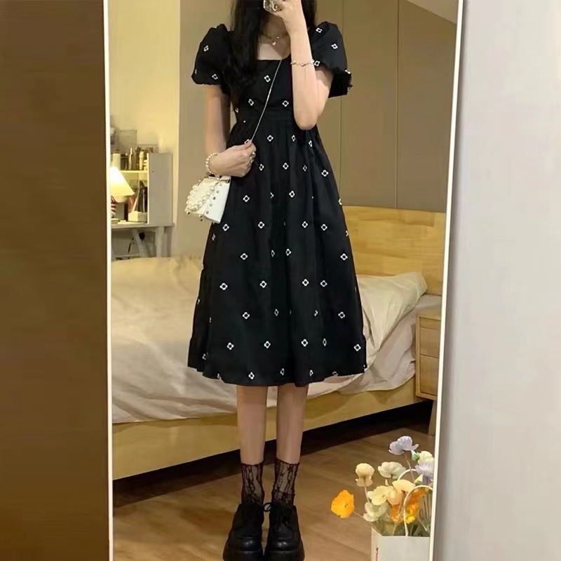 2025 New French Sweet Square Collar Black Floral Dress Women's Summer High-End Waist Slimming Look Long Skirt