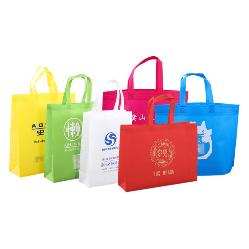 Spot non-woven three-dimensional bag wholesale film gift shopping bag advertising environmental protection education bag clothing bag with logo