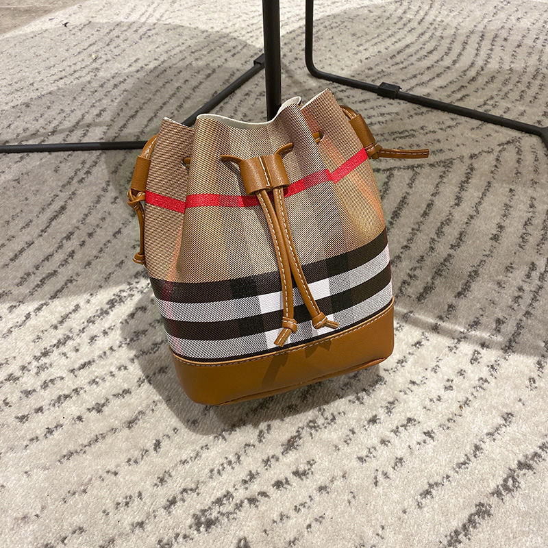 Women's Bags 2023 Ladies Bags Fashionable and Versatile Crossbody Bag Commuter Large Capacity Bucket Bag
