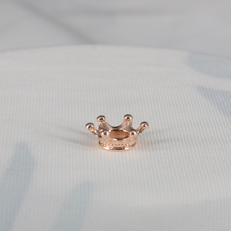 Picture of Violent Bear Head Crown Doll Head Accessories Small Mini Crown Alloy Ornament Crystal Ball Base Display Rack