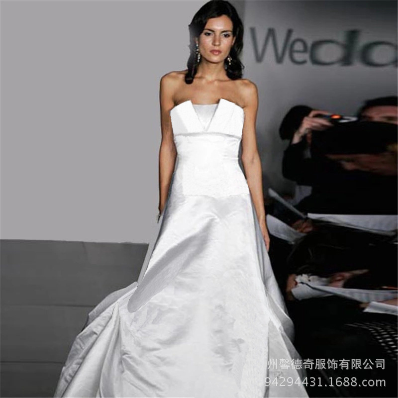 wedding dress + V-Neck wedding dress without decoration high-end satin tube top large swing [wedding dress]]