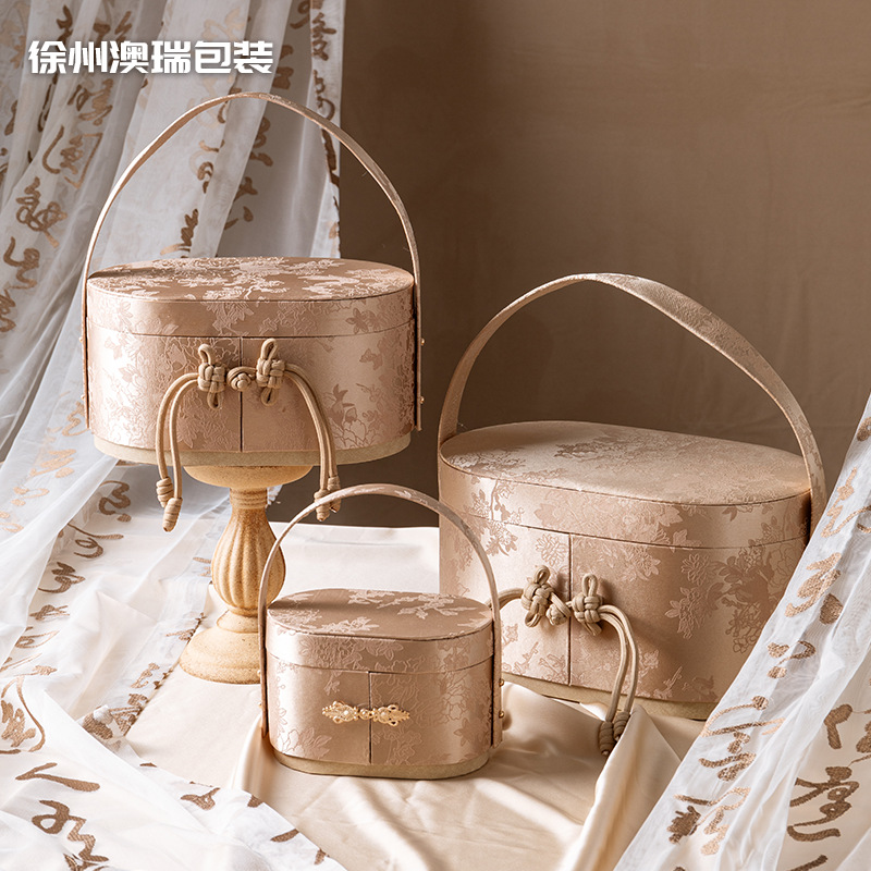 Guofeng New Chinese Brocade Accompanying Gift Box Advanced Sense Practical Portable Gift Box Empty Wedding New Year Gift Box